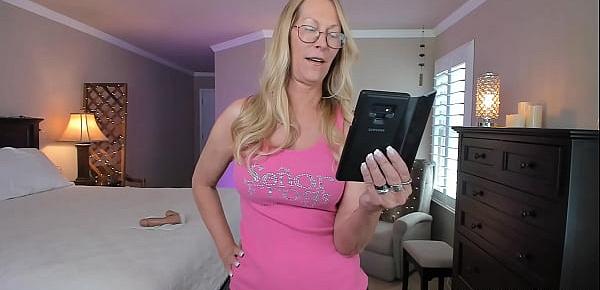  Milf Camgirl Jess Ryan Gives An Honest Dick Rating for RTP Bor